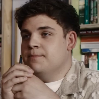 Arquivo:Isaac - Heartstopper Para Sempre.png