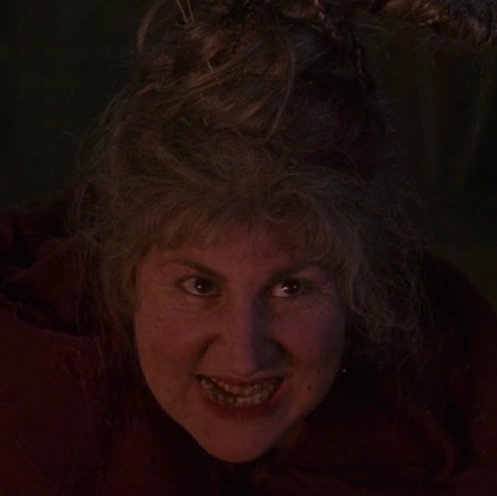 Arquivo:Mary Sanderson 1 (Abracadabra).png