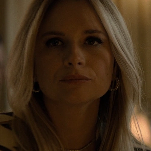 Arquivo:Tina Falcone TP.png