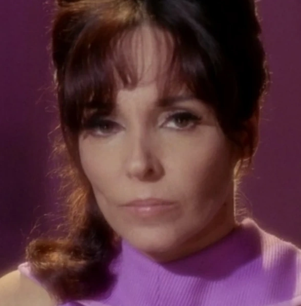 Arquivo:Martha Leighton.png