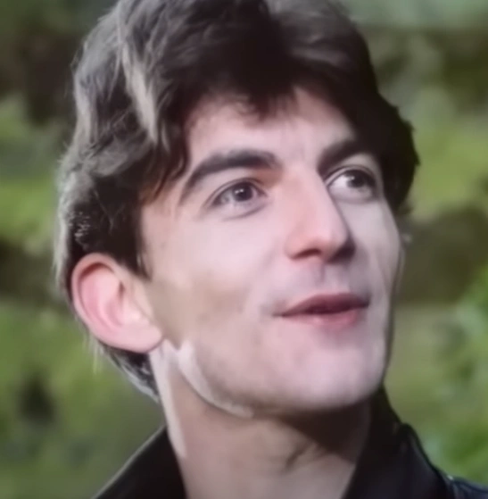 Arquivo:George Harrison 79.png