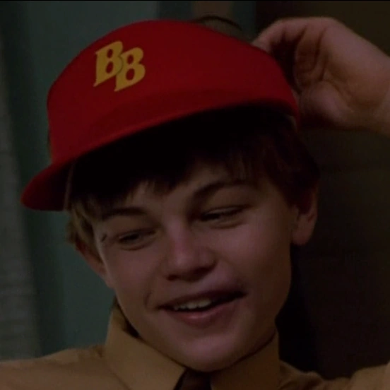 Arquivo:WhatsEatingGilbertGrape1993ArnieGrape.webp