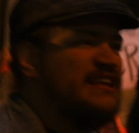 Arquivo:Manifestante pró-guerra (FN-TMDH).png
