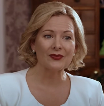 Arquivo:Rainha Caroline - A Princesa e a Plebeia.png