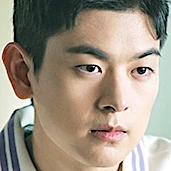 Arquivo:Delightfully Deceitful-Kim Myung-Chan.jpg