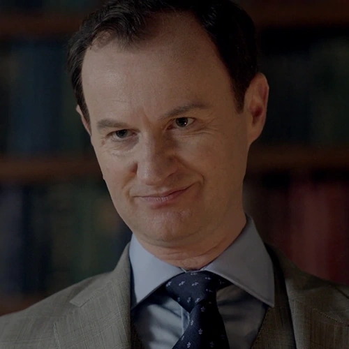 Arquivo:SLCK Mycroft Holmes.png