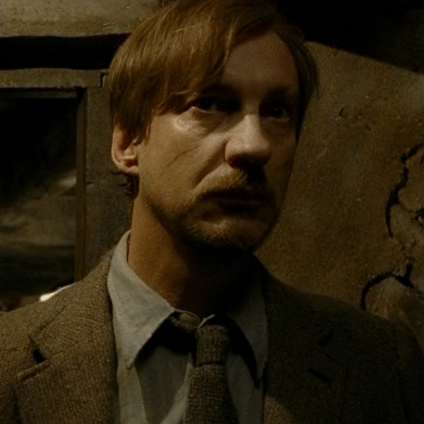 Arquivo:Remo Lupin (Harry Potter e o Enigma).png