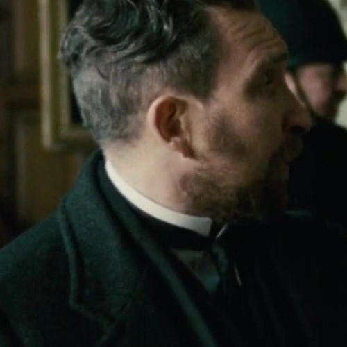 Arquivo:SHJS Lestrade.png