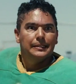 Arquivo:Brucie 1 Nicholas Turturro Edson Matus Golpe bajo.png