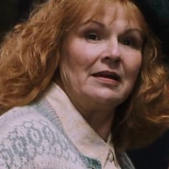 Arquivo:HP1MollyWeasley.png