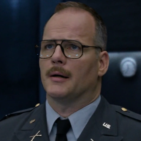 Arquivo:X-M8MilitarPentagono.png
