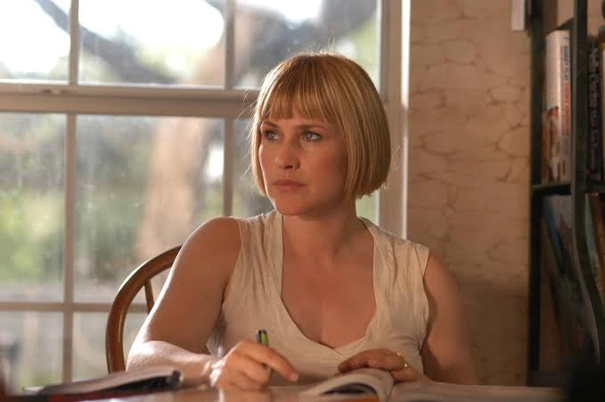 Arquivo:Olivia Boyhood.jpeg