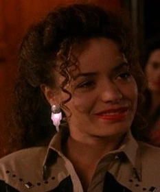 Arquivo:Nancy- Twin Peaks.jpg