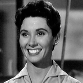 Arquivo:Papai Sabe Tudo - Betty Anderson.png