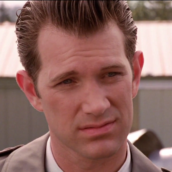 Arquivo:Chester FWWM.png