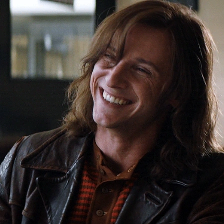 Arquivo:Jamie Bell Bernie Taupin.png