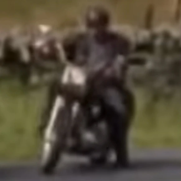 Arquivo:Motoqueiro - tatmr.jpg