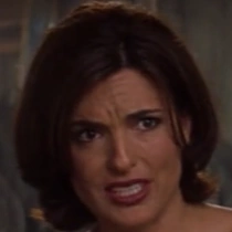 Arquivo:Pânico no Lago (1999) - Myra Okubo (Mariska Hargitay).png
