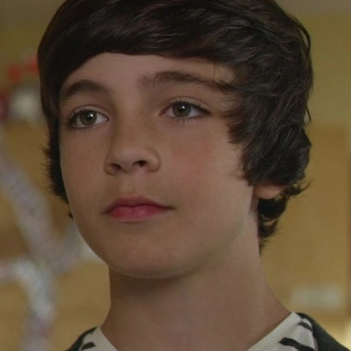 Arquivo:Julian (Extraordinário).png