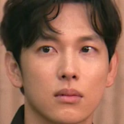 Arquivo:Yim Si-Wan - Mantis.jpg