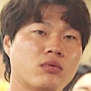 Arquivo:Park Jong-Bum - Sr Kim.jpg