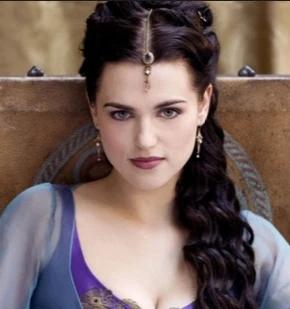 Arquivo:Lady Morgana (Merlin).png