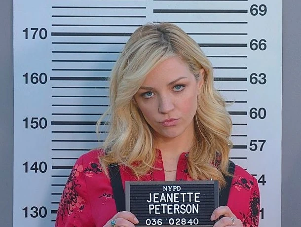 Arquivo:Jeanette Peterson - HIMYM.png