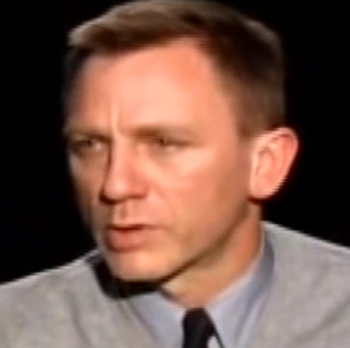 Arquivo:Daniel Craig (2012).png