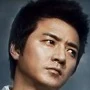 Arquivo:IRIS-Jeong Jun1-Ho.jpg