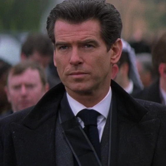 Arquivo:James Bond-1999-1a1.jpg