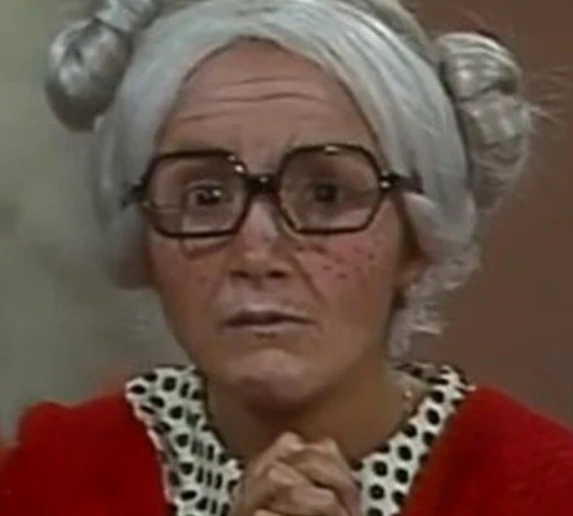 Arquivo:Dona Neves (Chaves).png