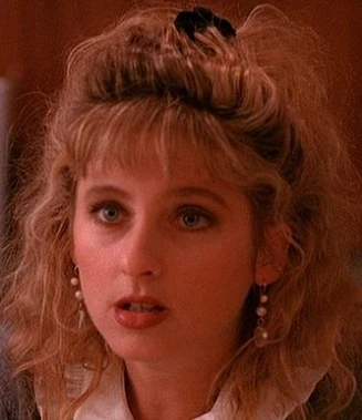 Arquivo:Lucy Moran - Twin Peaks.jpg