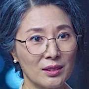 Arquivo:Hotel Del Luna-Hwang Young-Hee.jpg