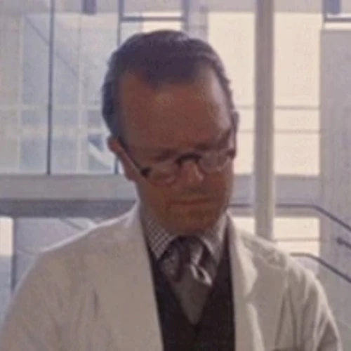 Arquivo:Dr. Alcott - LM.jpg