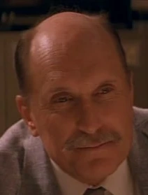 Arquivo:Robert Duvall como Martin Prendergast.png