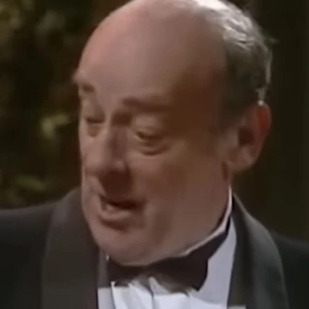 Arquivo:Maitre (Mr. Bean).jpg