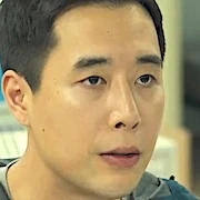 Arquivo:A Bloody Lucky Day-Kim Jun-Sik2.jpg