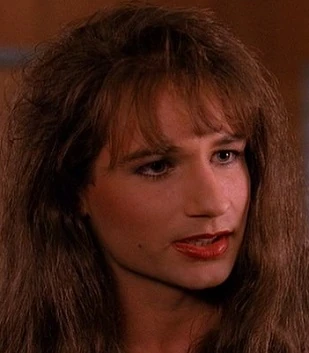 Arquivo:Denise Bryson- Twin Peaks.jpg