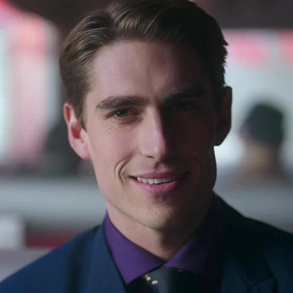 Arquivo:Elio (Riverdale).jpg