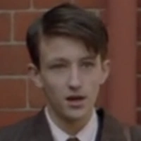 Arquivo:Estudante moreno (MeC).png