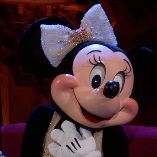 Arquivo:Minnie Mickey90s.jpg