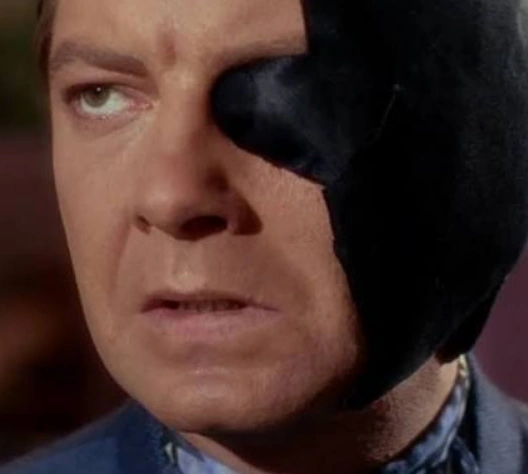 Arquivo:Tom Leighton.png