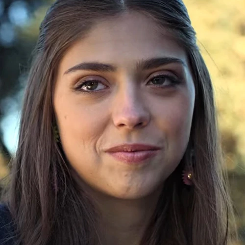 Arquivo:Sara (Elite).jpg