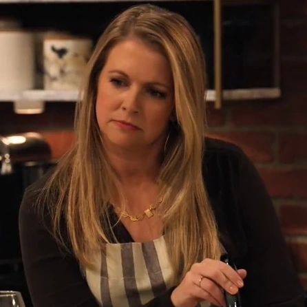 Arquivo:Liz Thompson.png