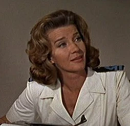 Arquivo:Moneypenny-1967-1a1.jpg