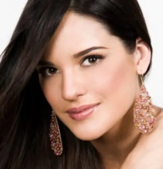 Arquivo:Yamilet López.png