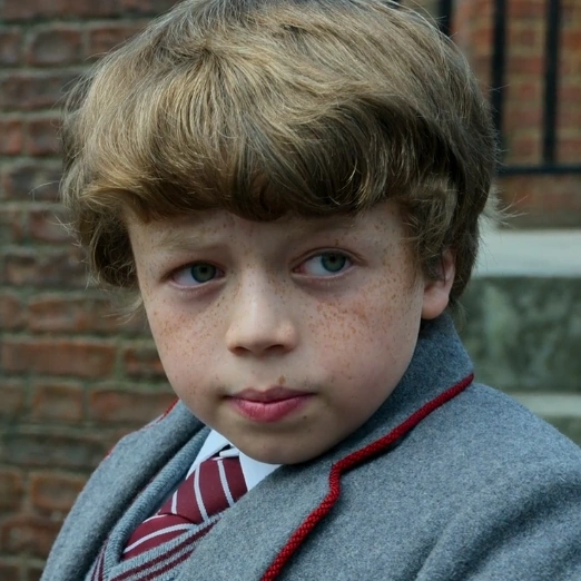 Arquivo:Bruce (Matilda, Musical).png