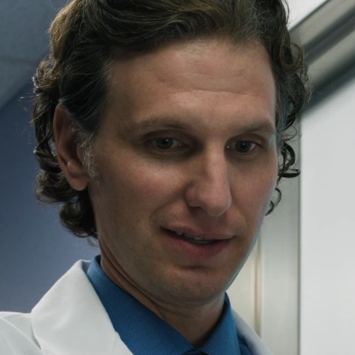 Arquivo:Dr. Ed Danzer (T2).png