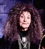 Arquivo:Abuela Addams (Saban).jpg