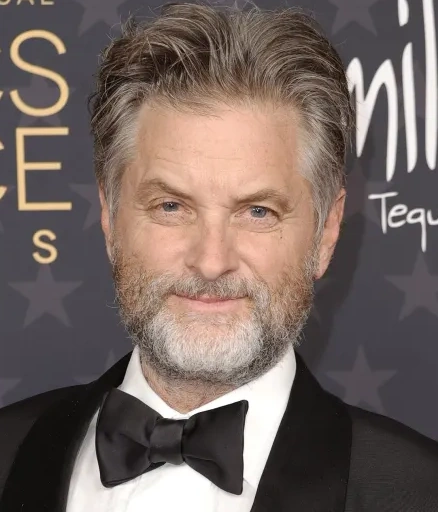 Arquivo:Shea Whigham.png